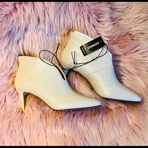 Womens Brand New Booties - Picture 2 of 5